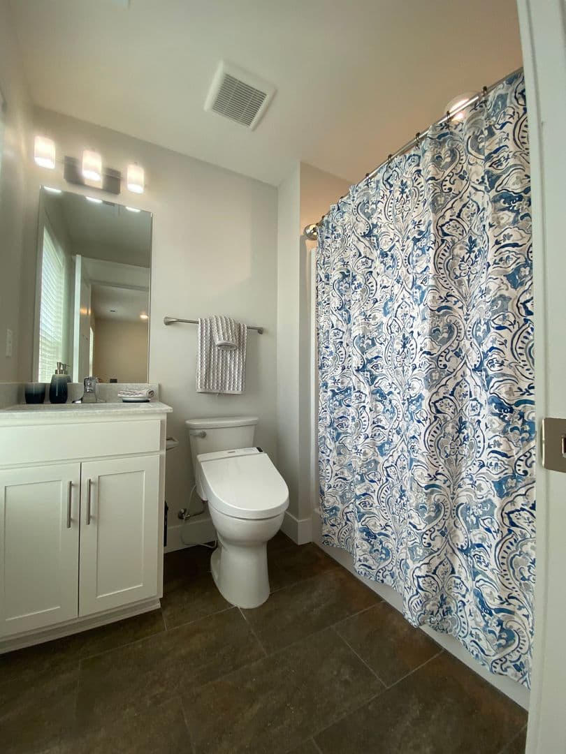 Omaha Apartment: 13041 Cornhusker Road