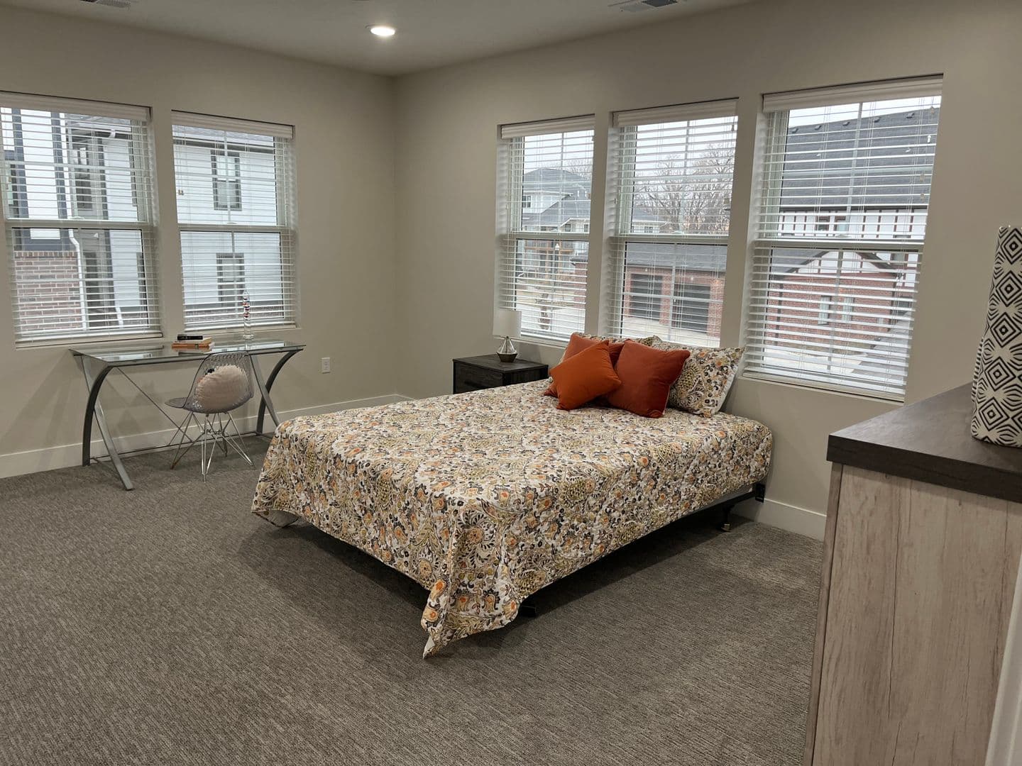 Omaha Apartment: 13108 Lincoln Road