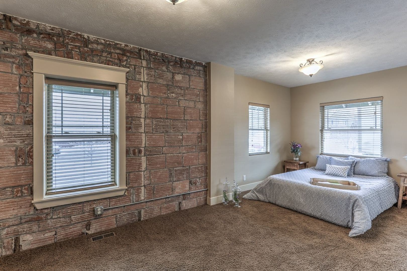 Omaha Apartment: 806 Park Avenue