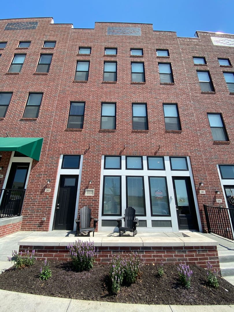 Omaha Apartment: 13178 Lincoln Road