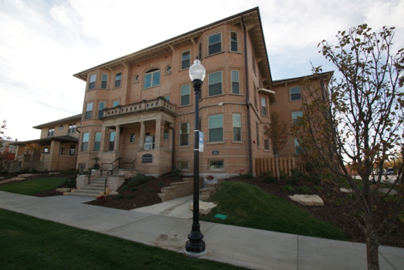 Omaha Apartment: 804 Park Avenue