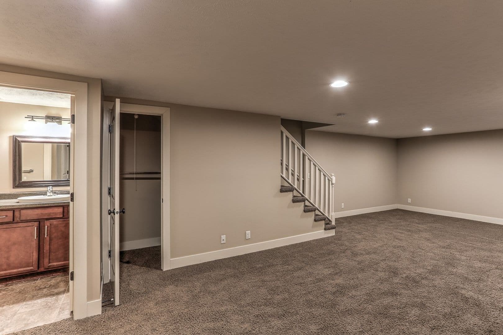 Omaha Apartment: 806 Park Avenue