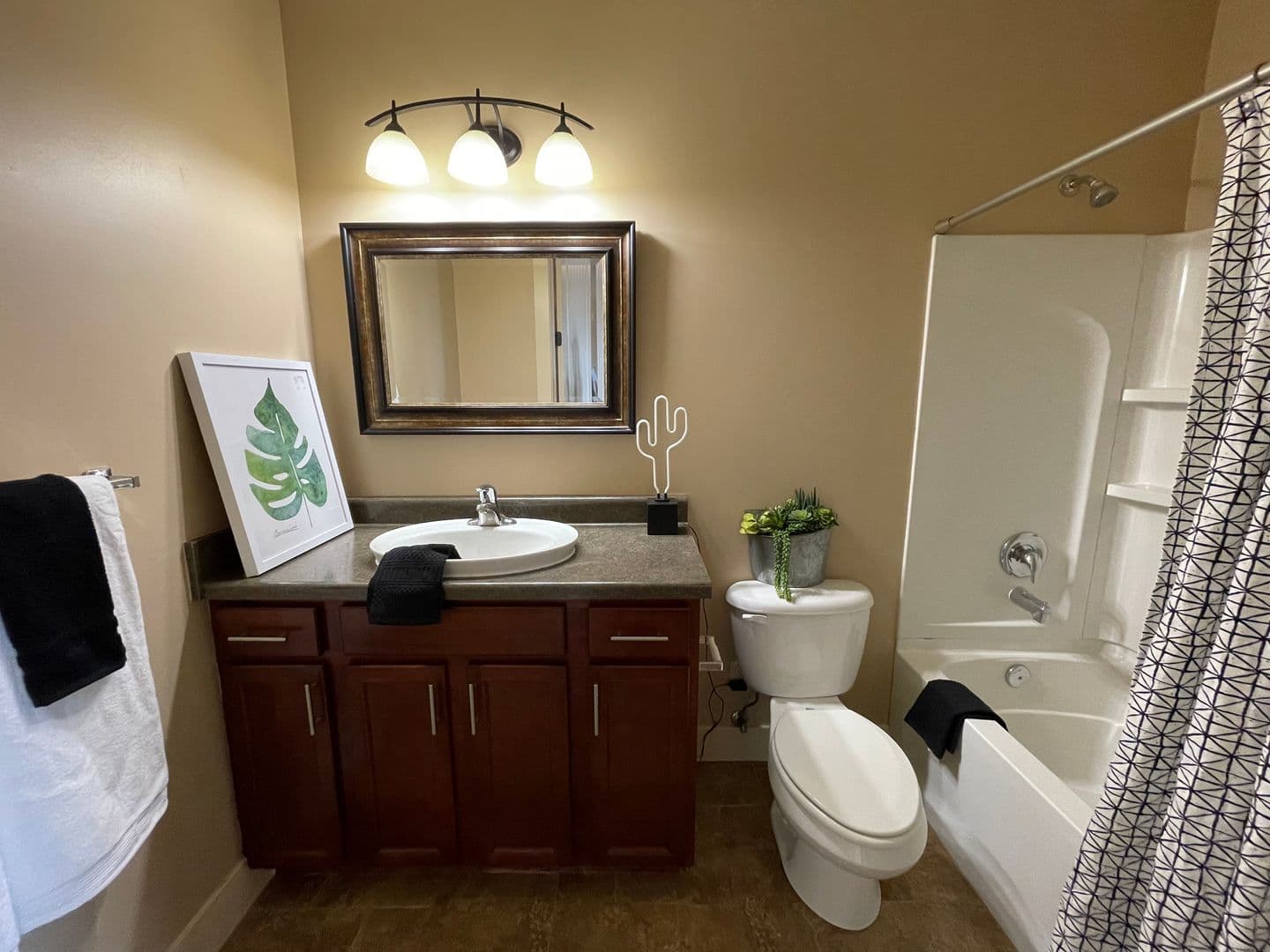 Omaha Apartment: 2934 Leavenworth