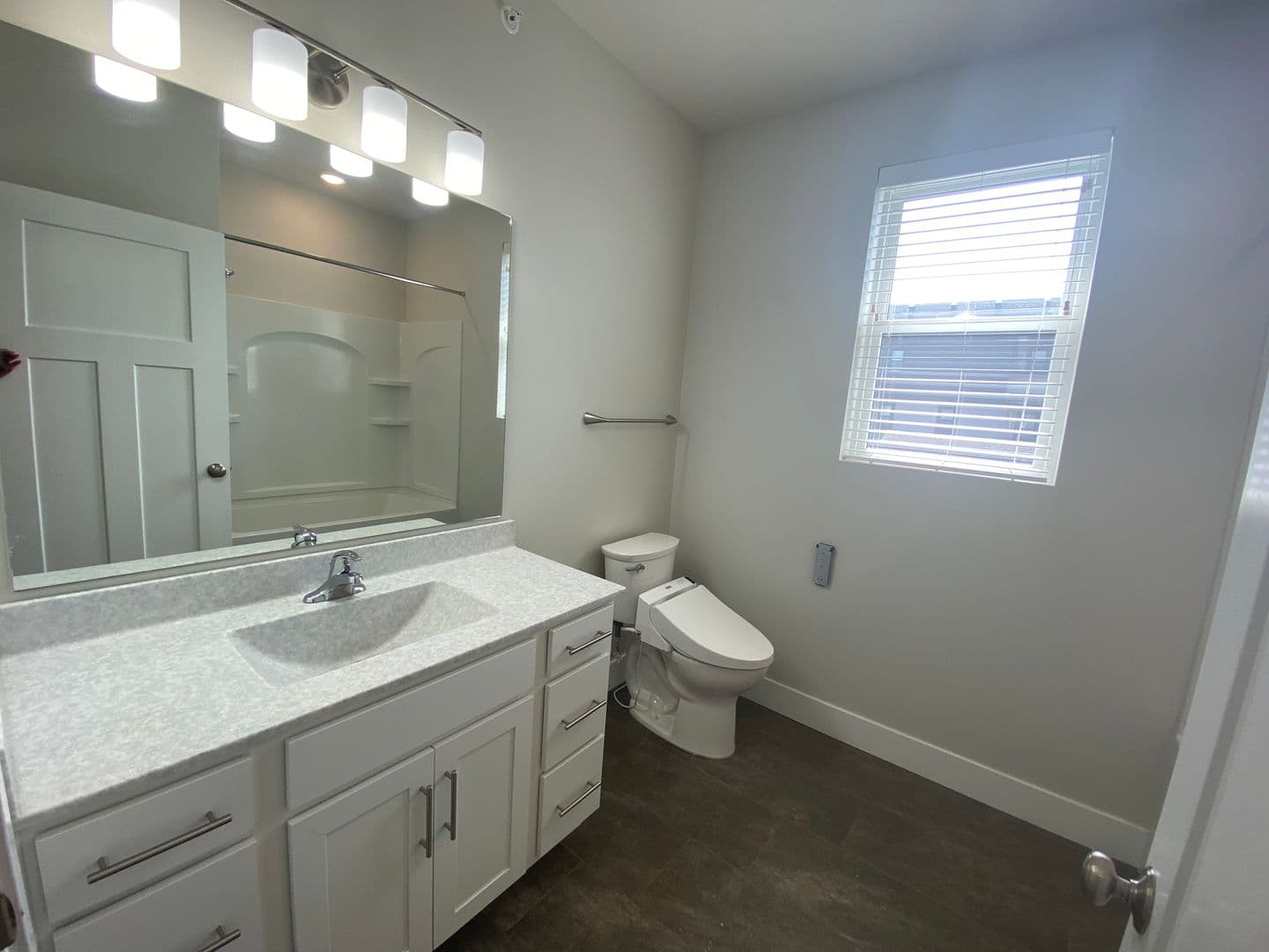 Omaha Apartment: 13178 Lincoln Road
