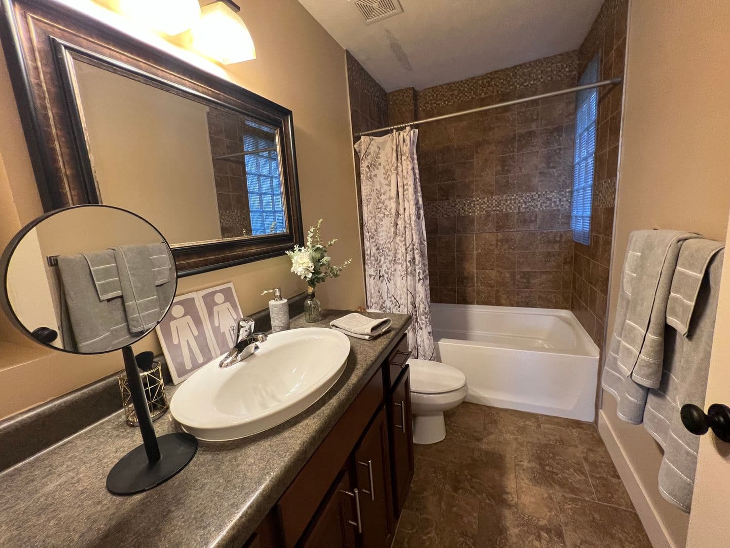 Omaha Apartment: 2934 Leavenworth