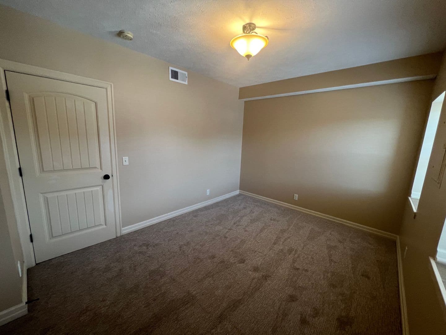 Omaha Apartment: 3007 Jackson Street