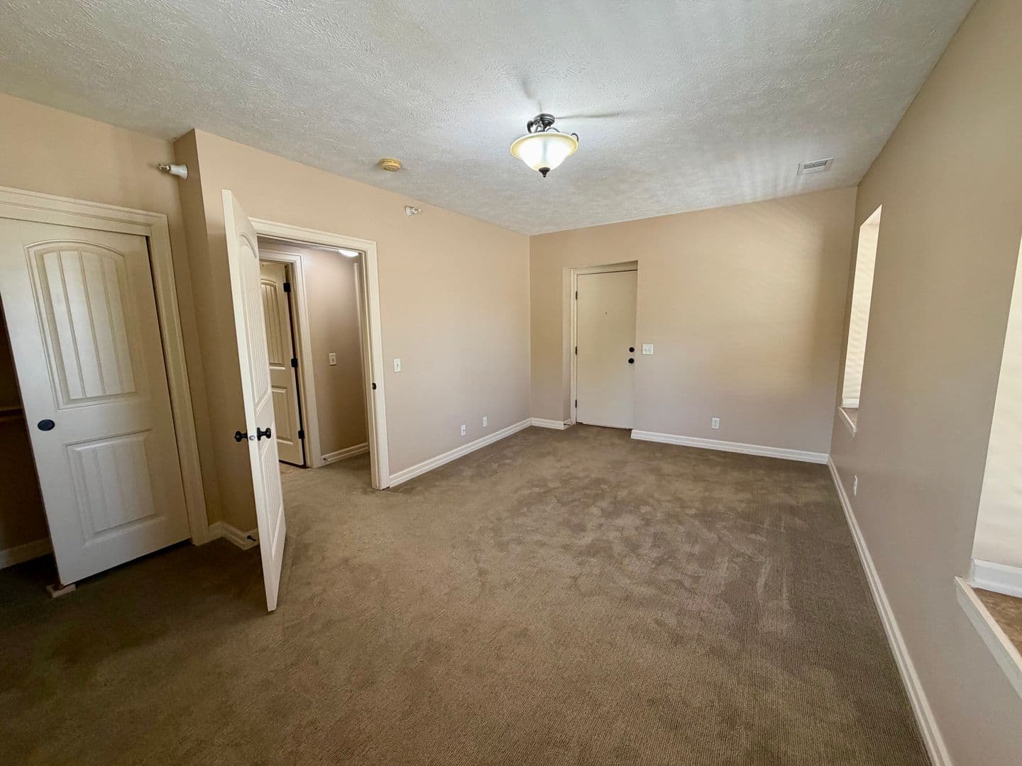 Omaha Apartment: 515 S. 31st Street