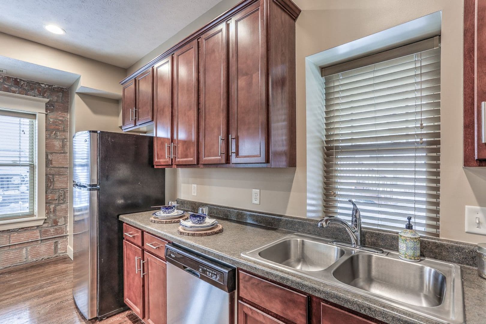 Omaha Apartment: 806 Park Avenue