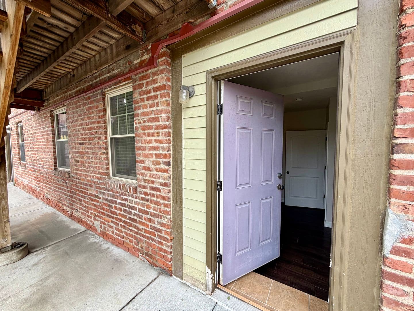 Omaha Apartment: 601-617 S. 31st Avenue