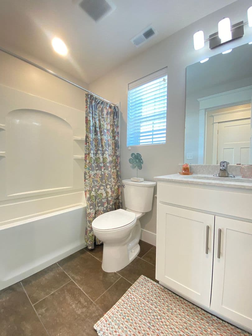 Omaha Apartment: 13041 Cornhusker Road