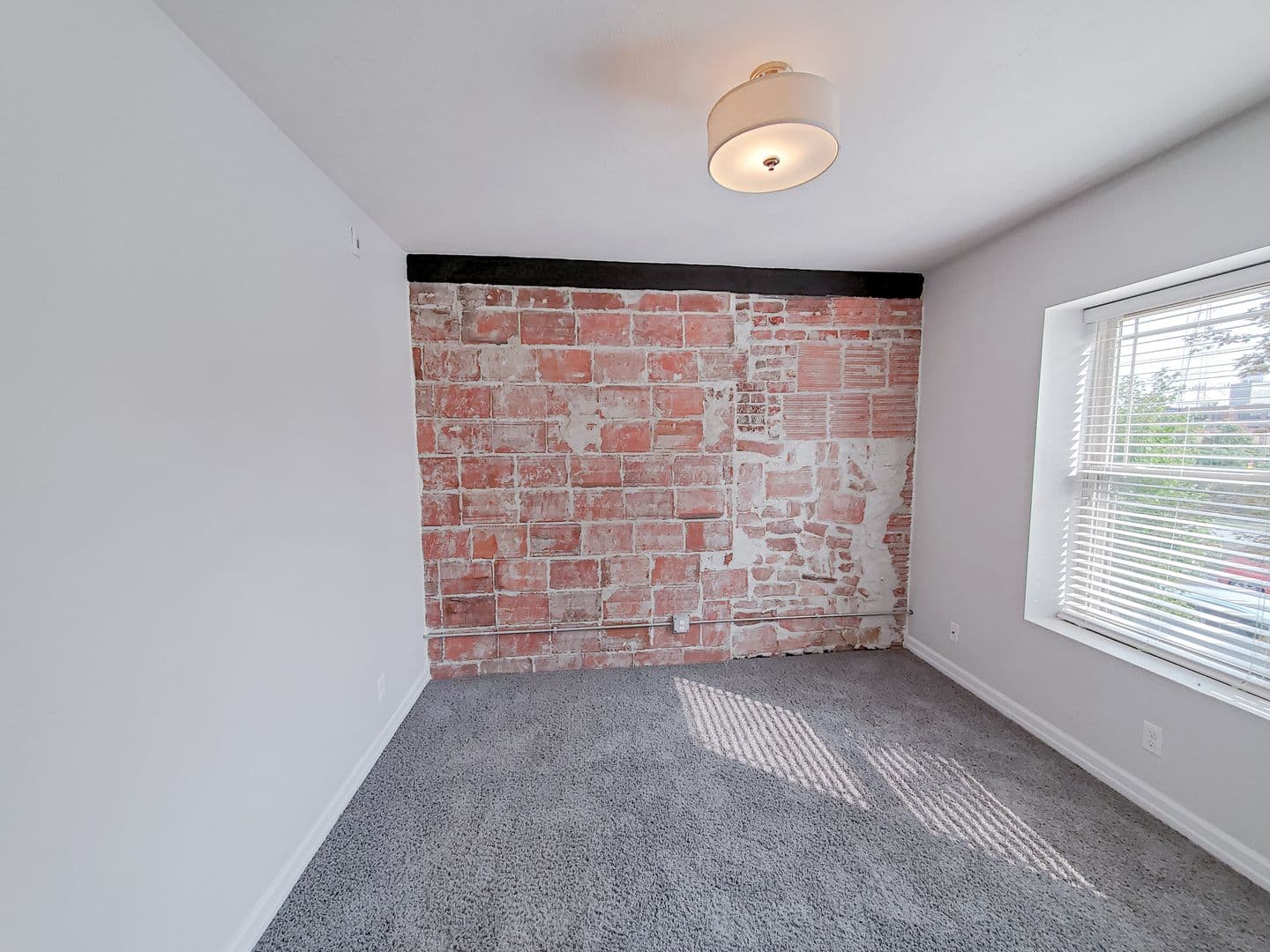 Omaha Apartment: 528 S. 29th Street