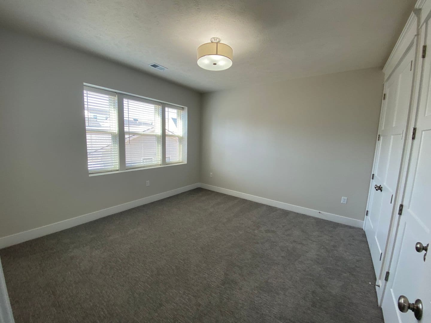 Omaha Apartment: 13108 Lincoln Road