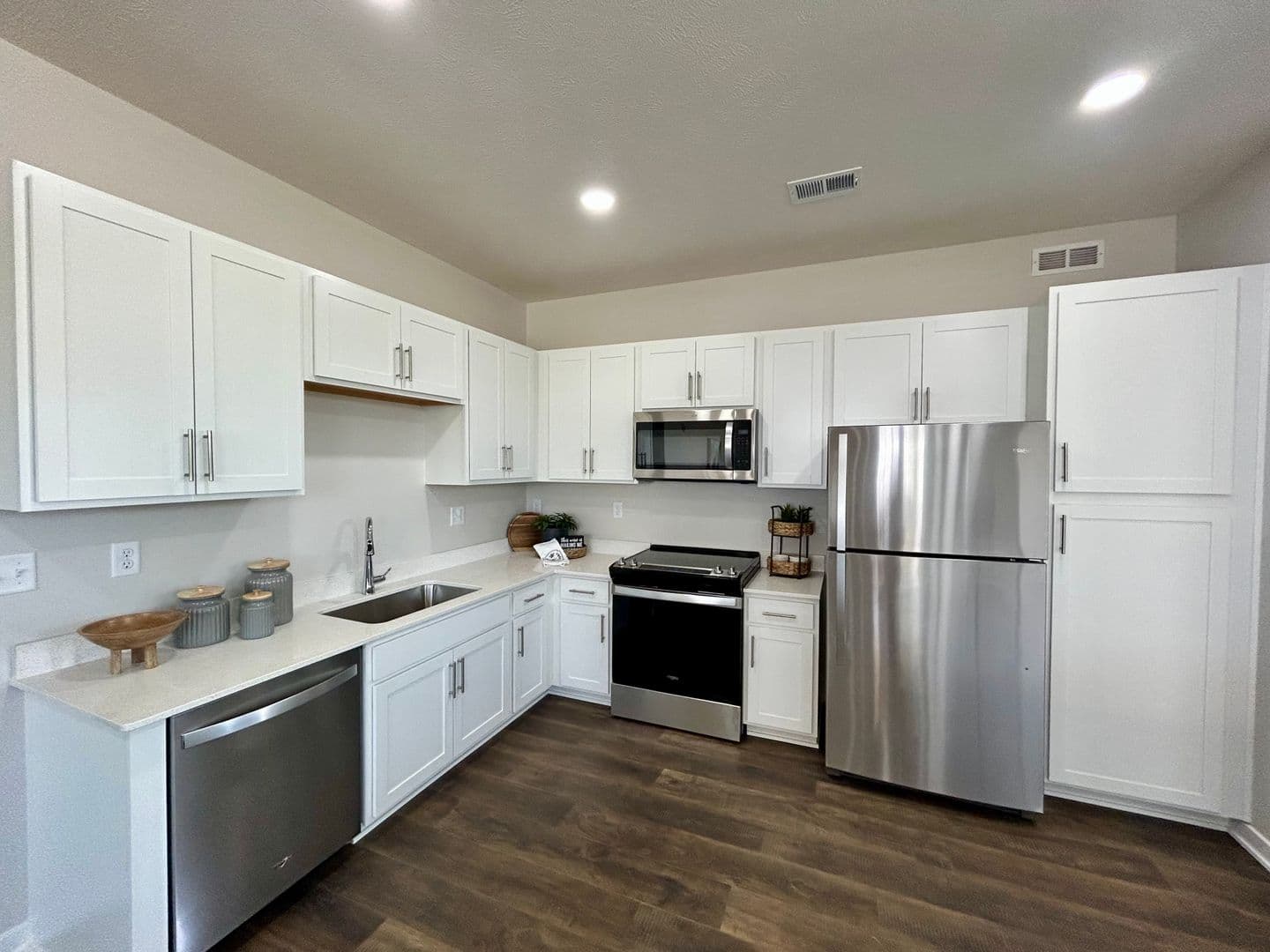 Omaha Apartment: 13041 Cornhusker Road