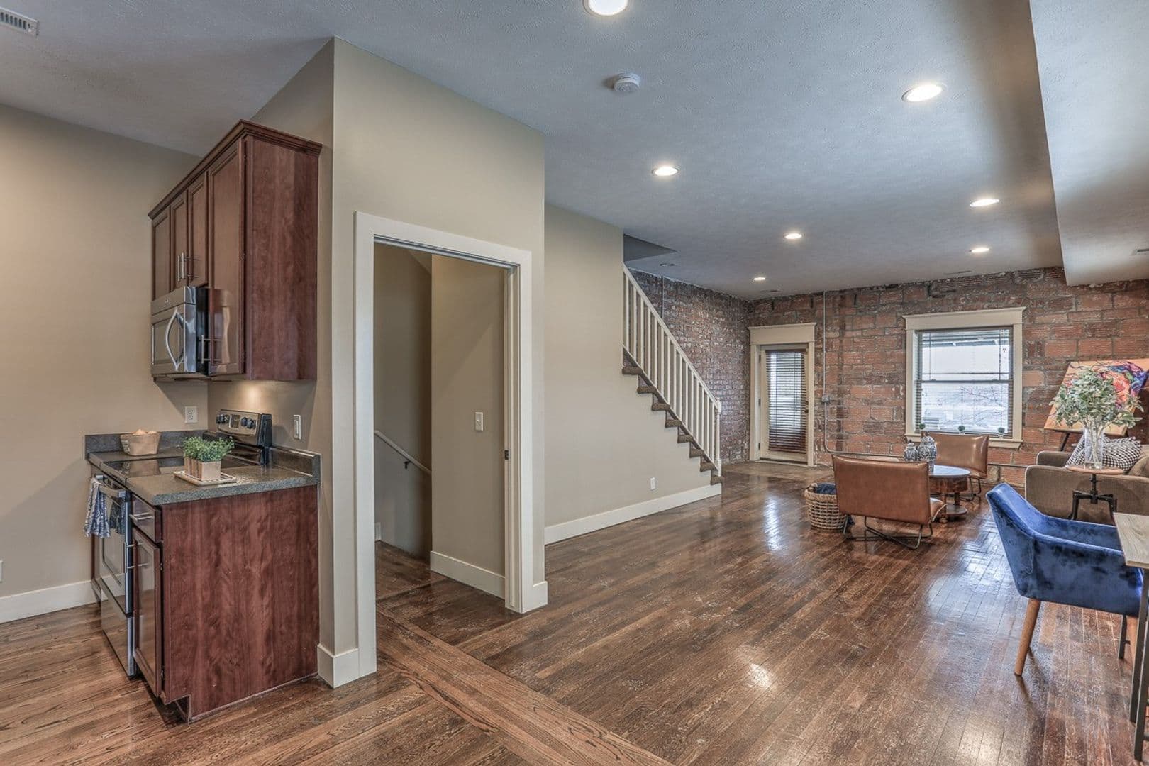Omaha Apartment: 806 Park Avenue