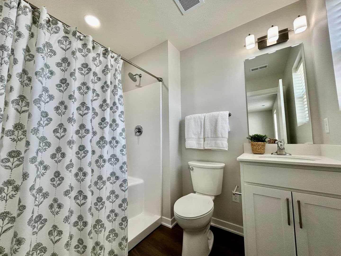 Omaha Apartment: 13041 Cornhusker Road