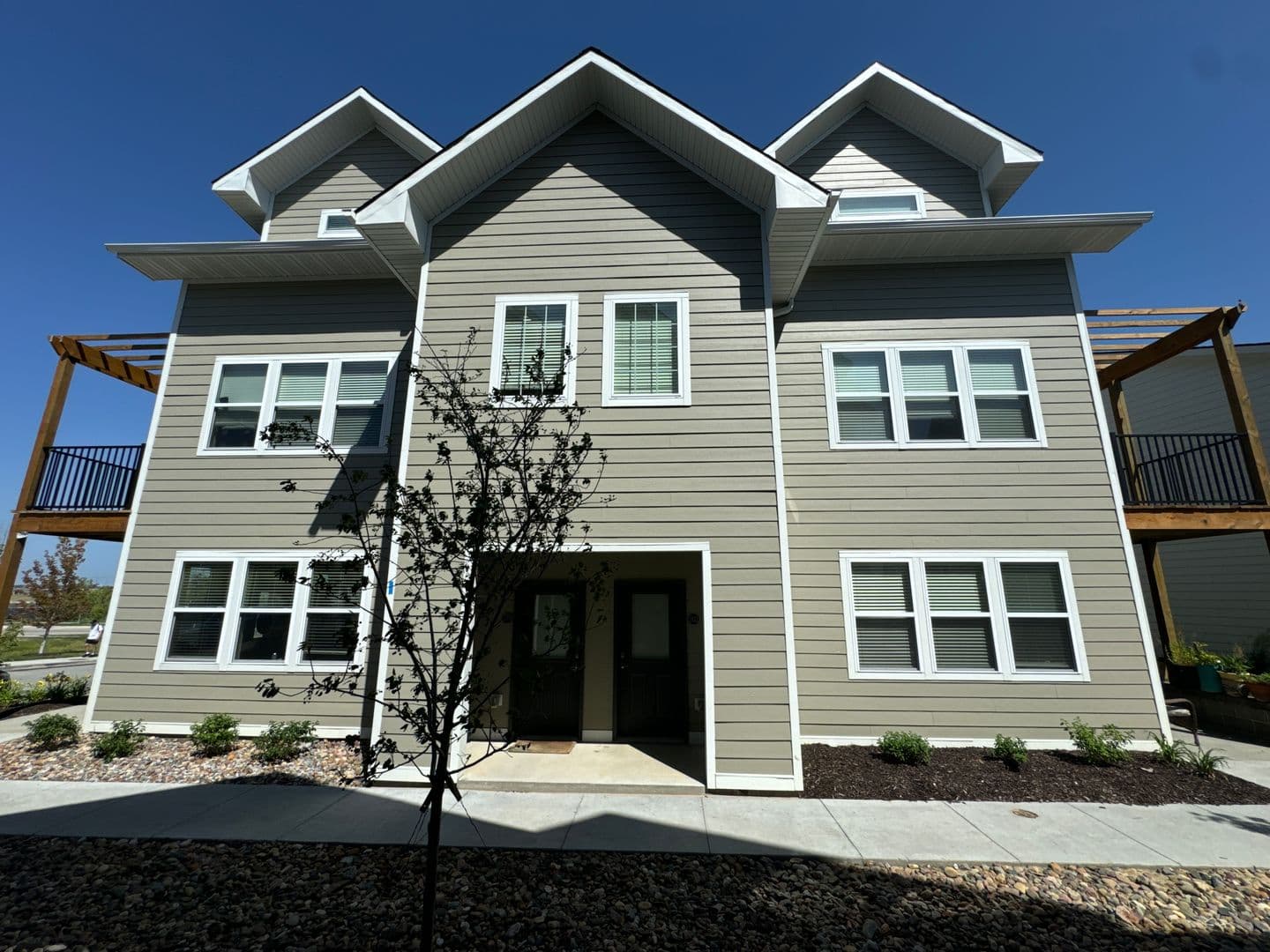 Omaha Apartment: 13041 Cornhusker Road