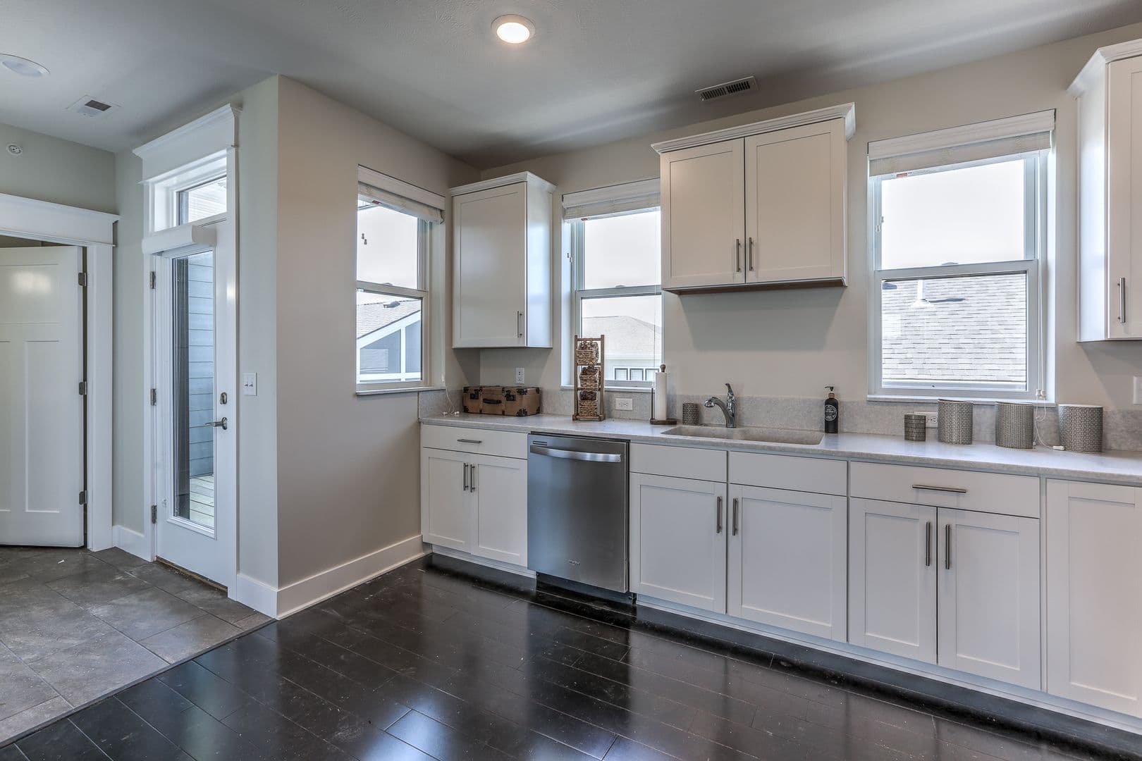 Omaha Apartment: 13178 Lincoln Road