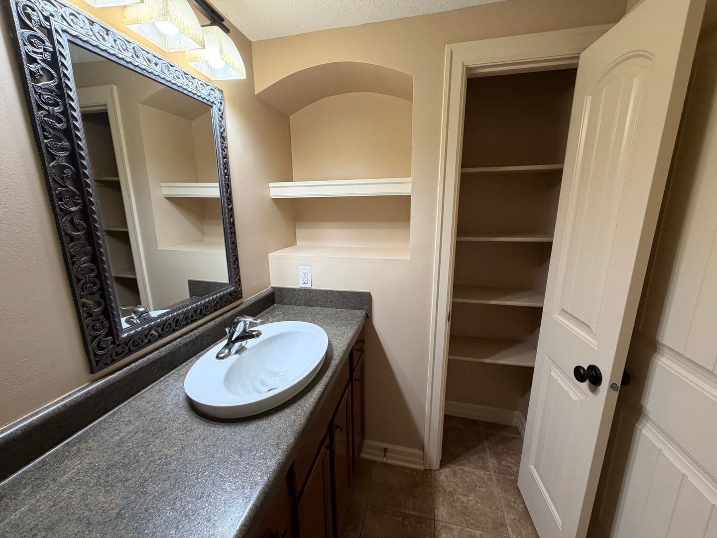 Omaha Apartment: 515 S. 31st Street