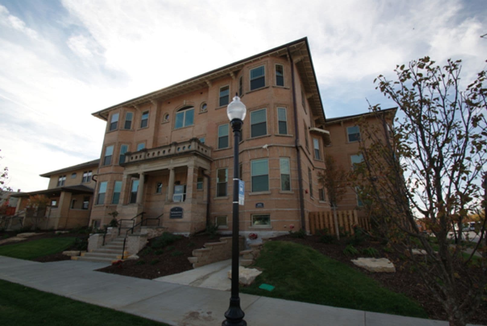 Omaha Apartment: 804 Park Avenue