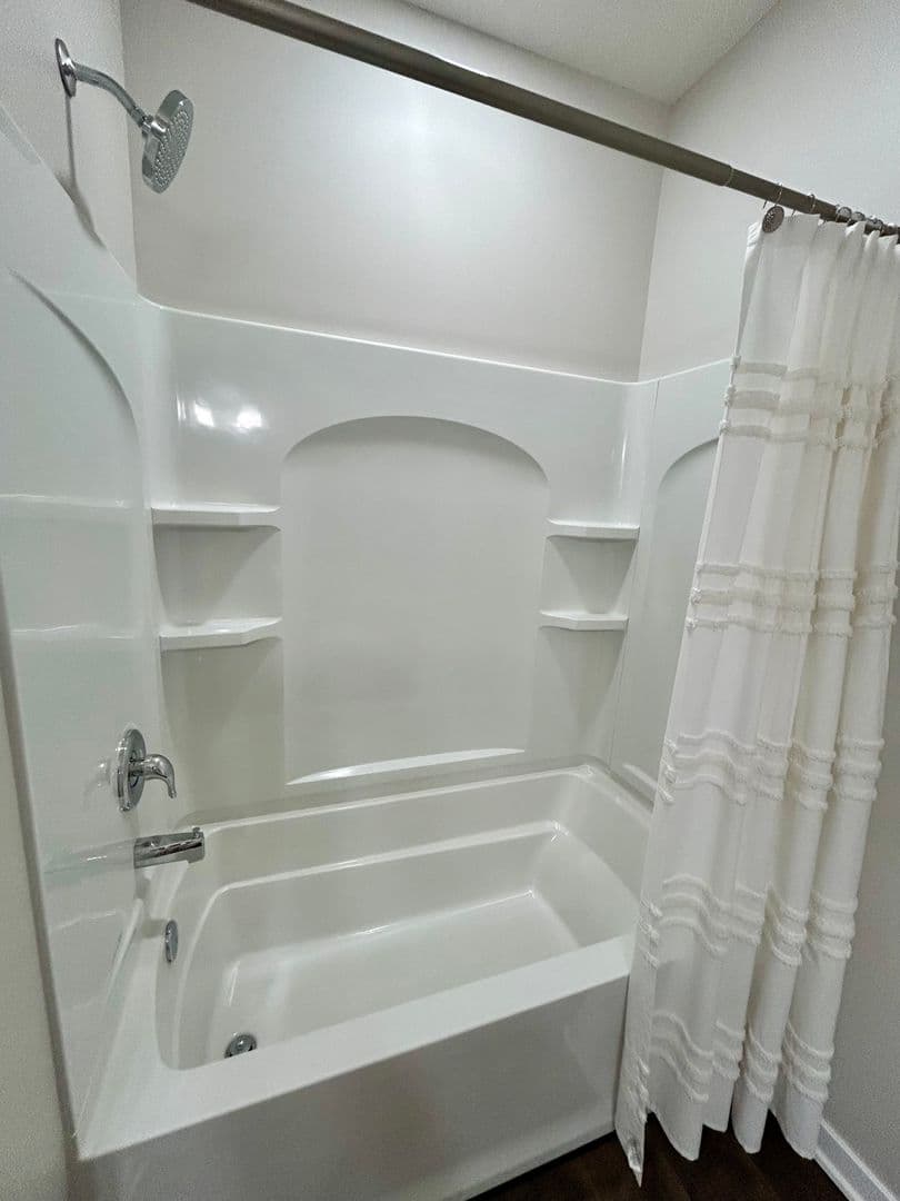 Omaha Apartment: 13041 Cornhusker Road