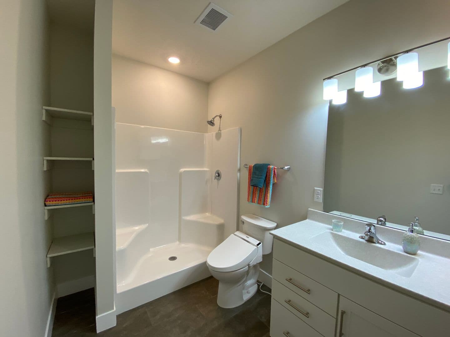 Omaha Apartment: 13108 Lincoln Road