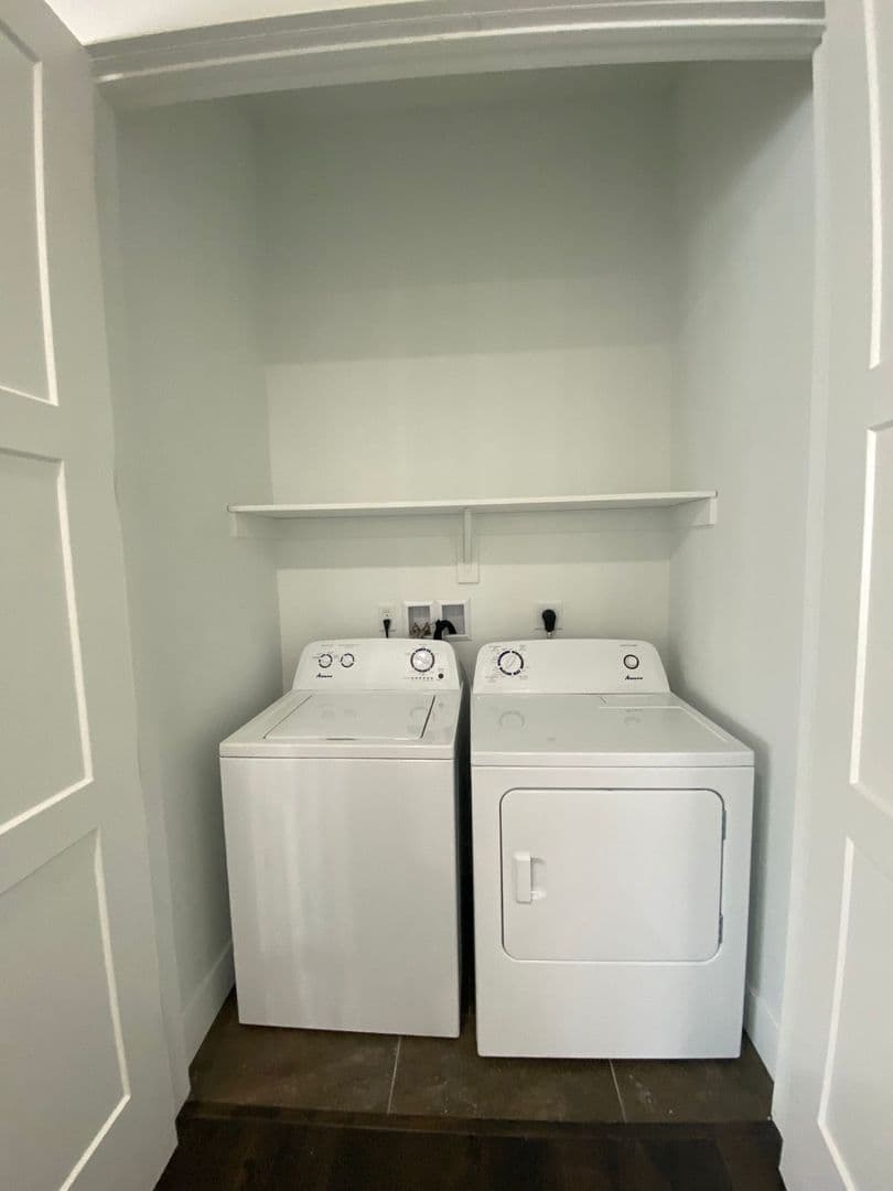 Omaha Apartment: 13108 Lincoln Road