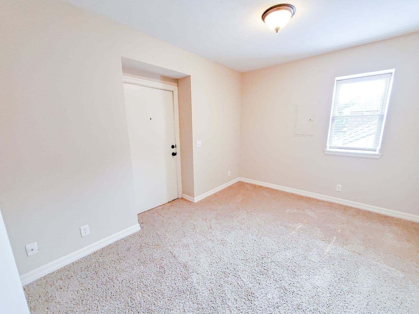 Omaha Apartment: 601-617 S. 31st Avenue