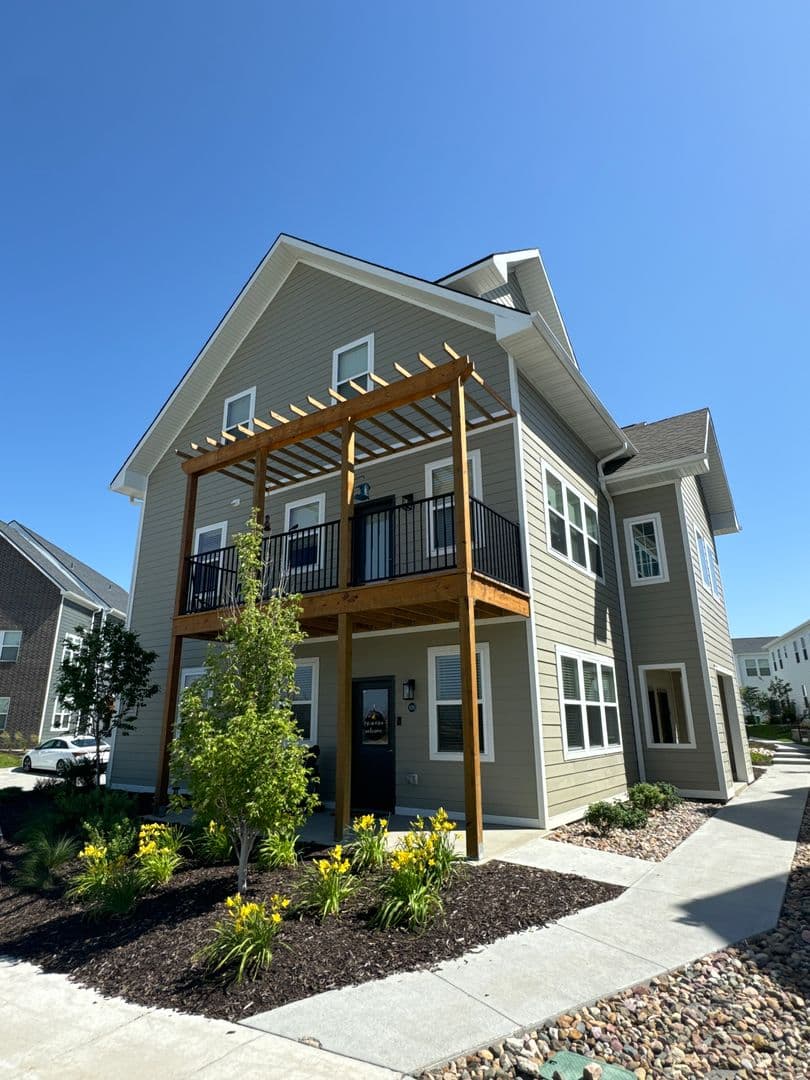 Omaha Apartment: 13041 Cornhusker Road