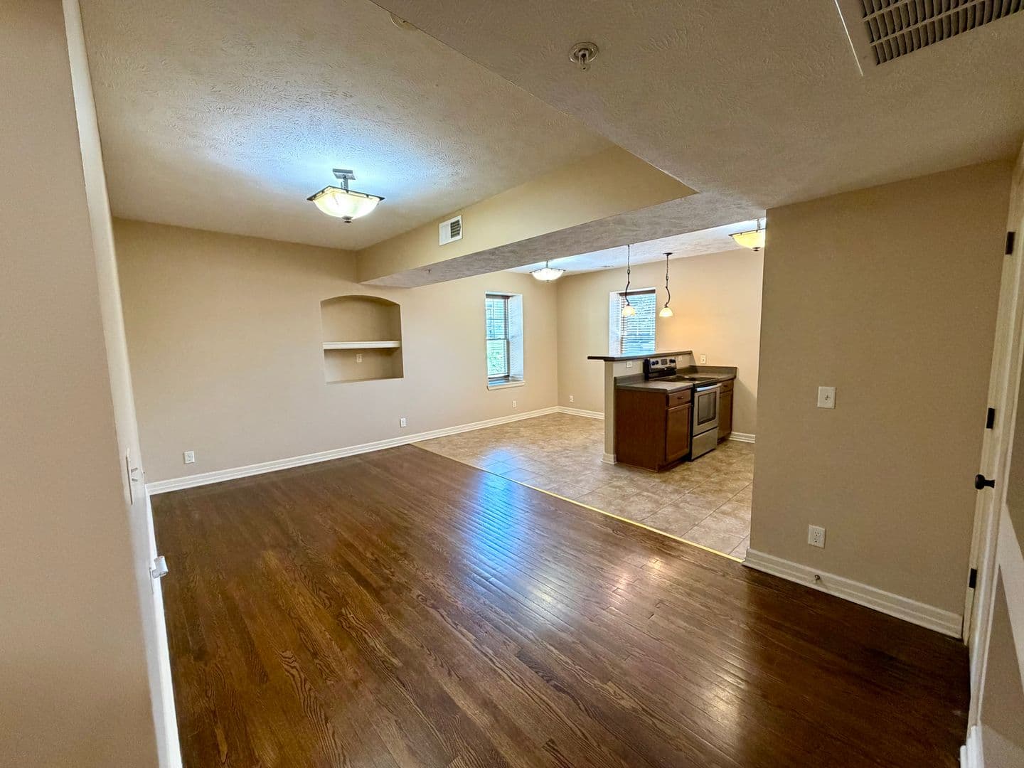 Omaha Apartment: 515 S. 31st Street
