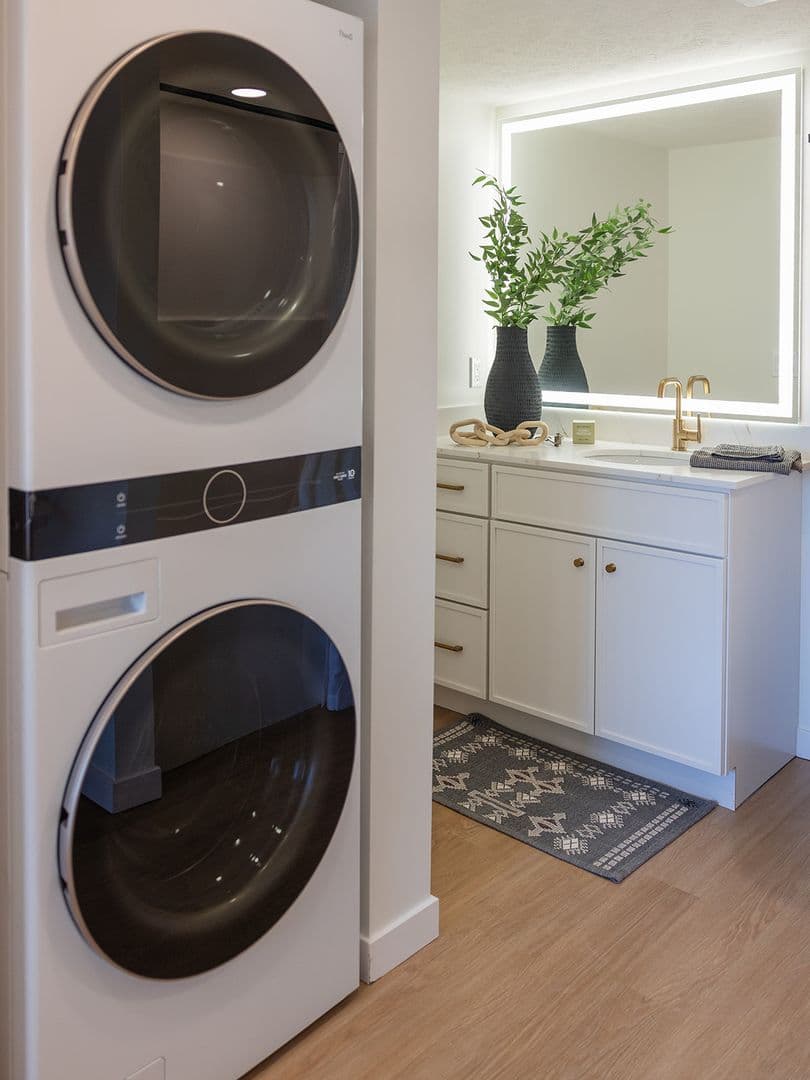 Omaha Apartment: 7270 Cedar Street - Unit 231 - A678 w/Nook