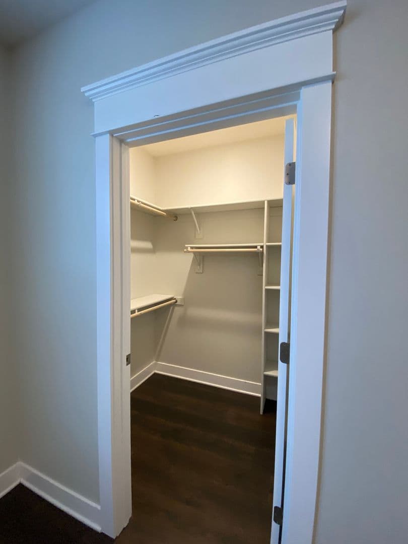 Omaha Apartment: 13108 Lincoln Road