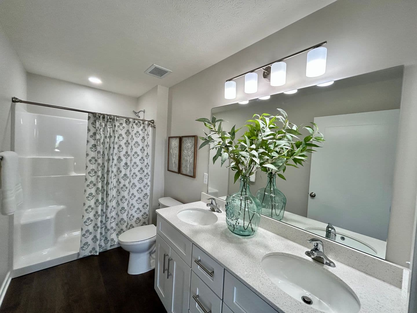 Omaha Apartment: 13041 Cornhusker Road