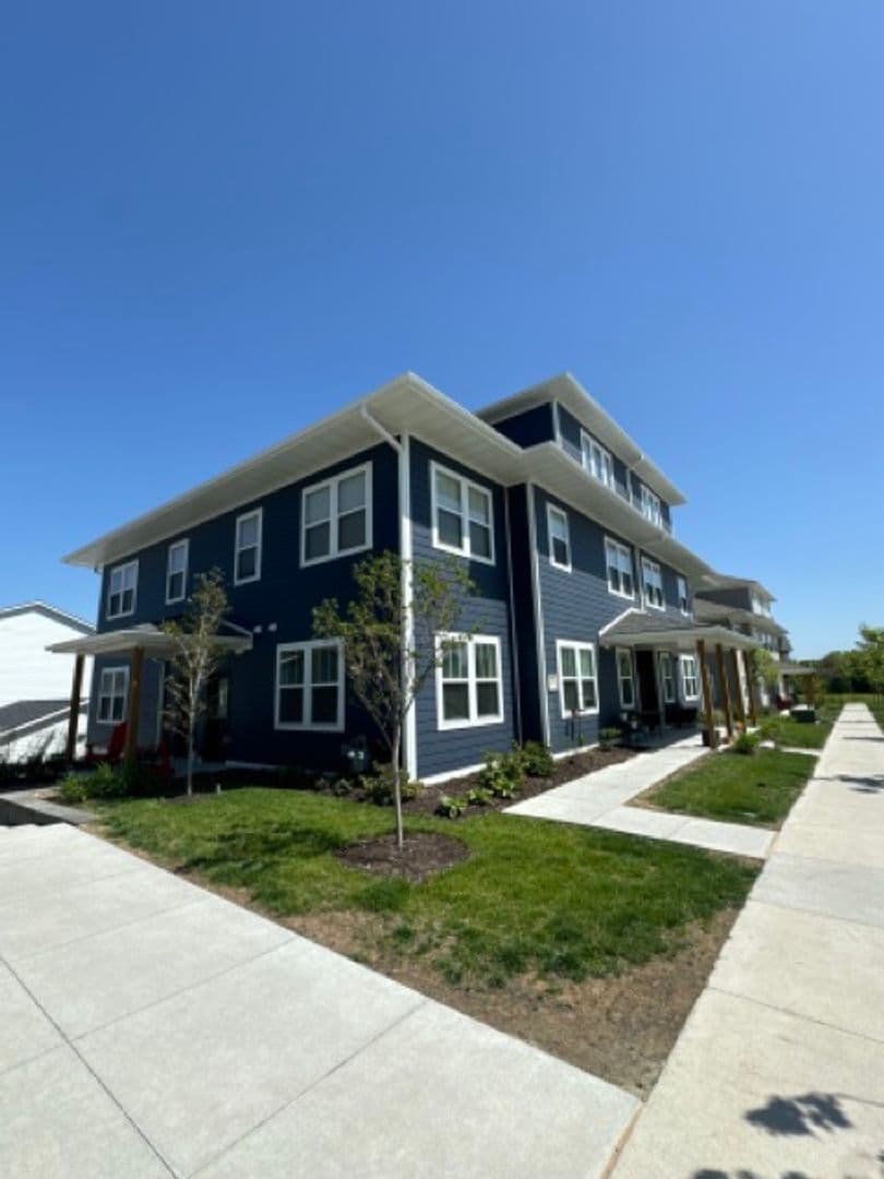 Omaha Apartment: 13041 Cornhusker Road