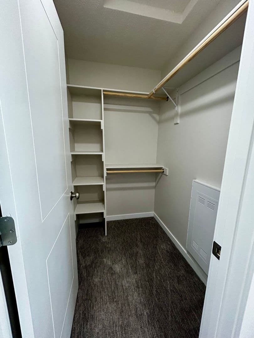 Omaha Apartment: 13041 Cornhusker Road