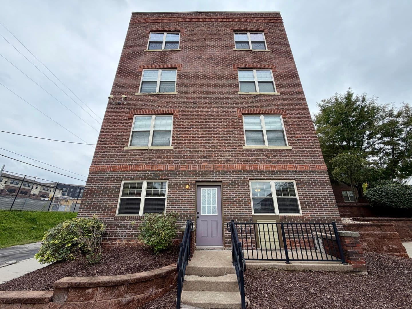 Omaha Apartment: 601-617 S. 31st Avenue