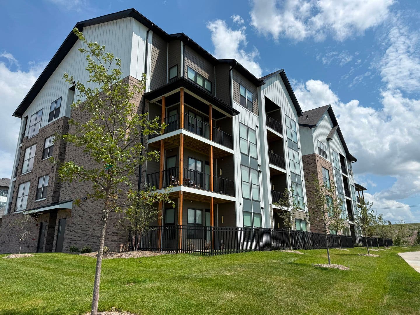 Omaha Apartment: 501 N 186th Plaza, 502 N 186th Plaza, 504 N 187th Court,