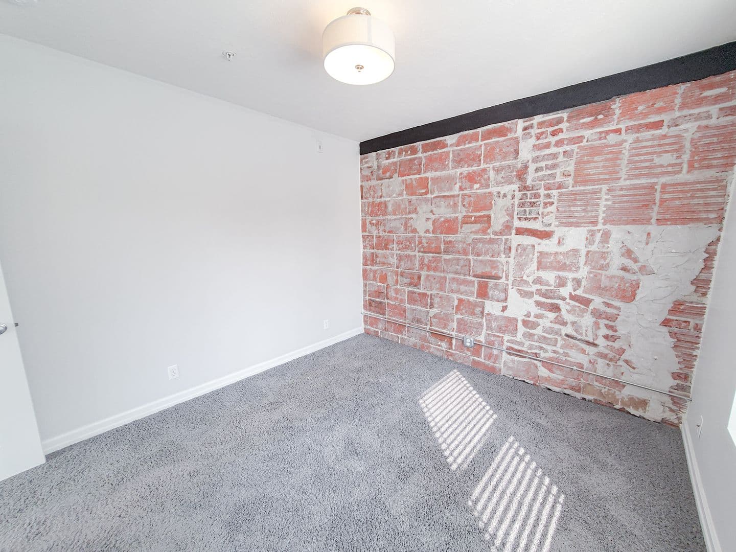 Omaha Apartment: 528 S. 29th Street