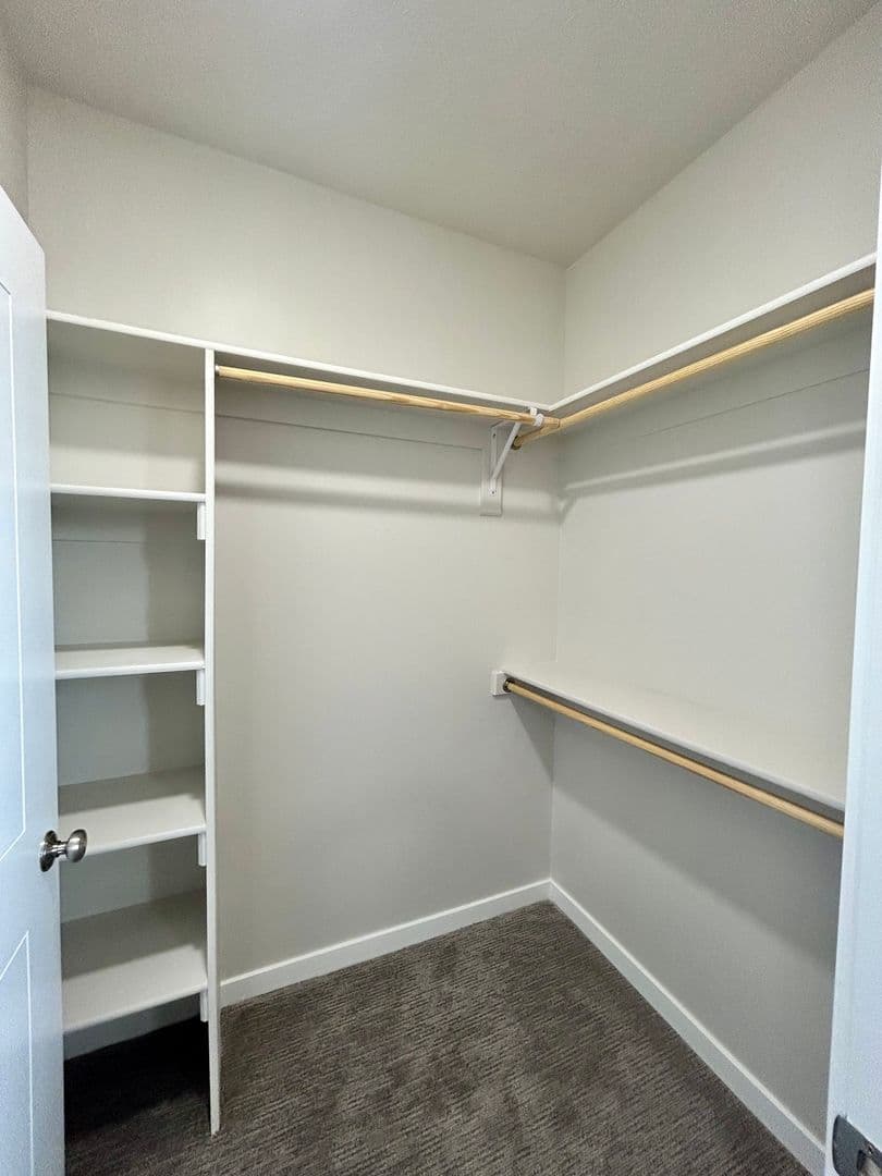Omaha Apartment: 13041 Cornhusker Road