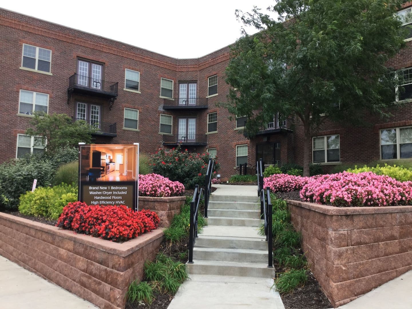 Omaha Apartment: 601-617 S. 31st Avenue