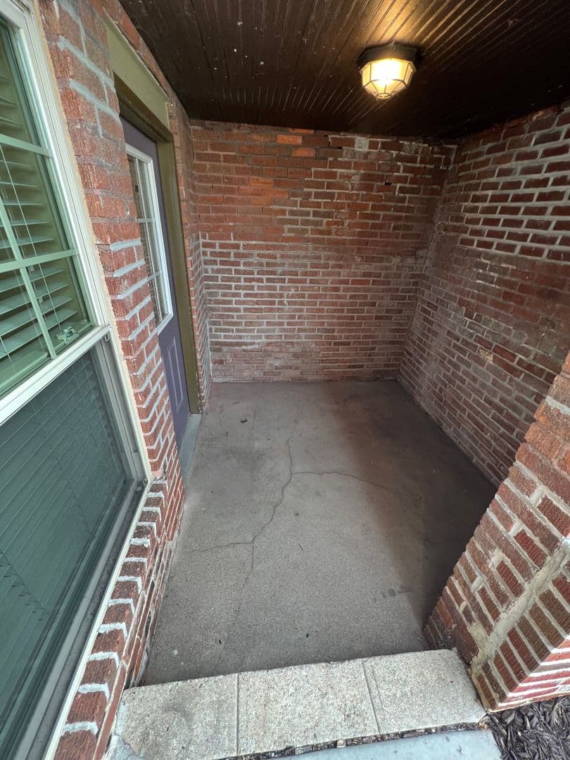 Omaha Apartment: 601-617 S. 31st Avenue