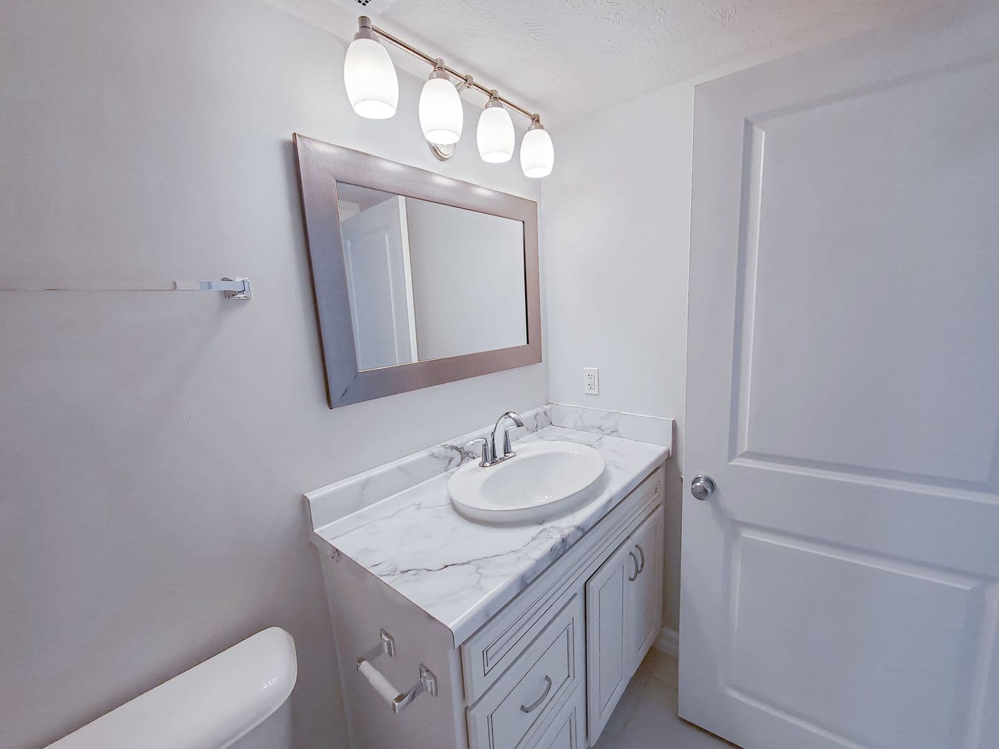 Omaha Apartment: 528 S. 29th Street