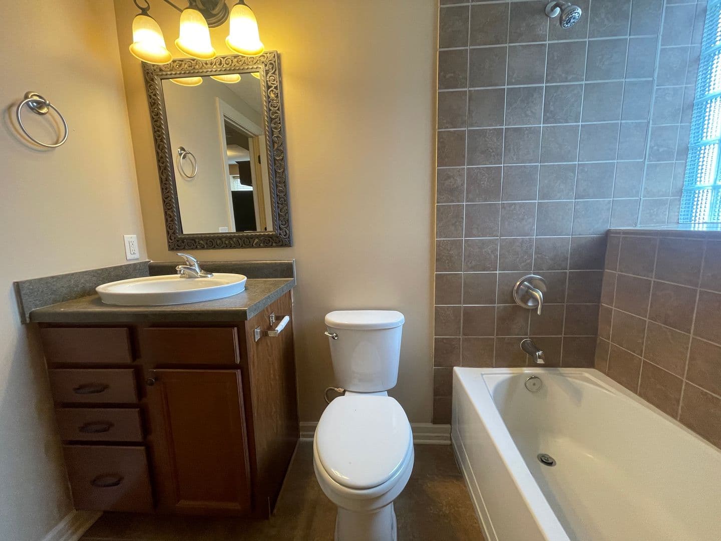 Omaha Apartment: 601-617 S. 31st Avenue