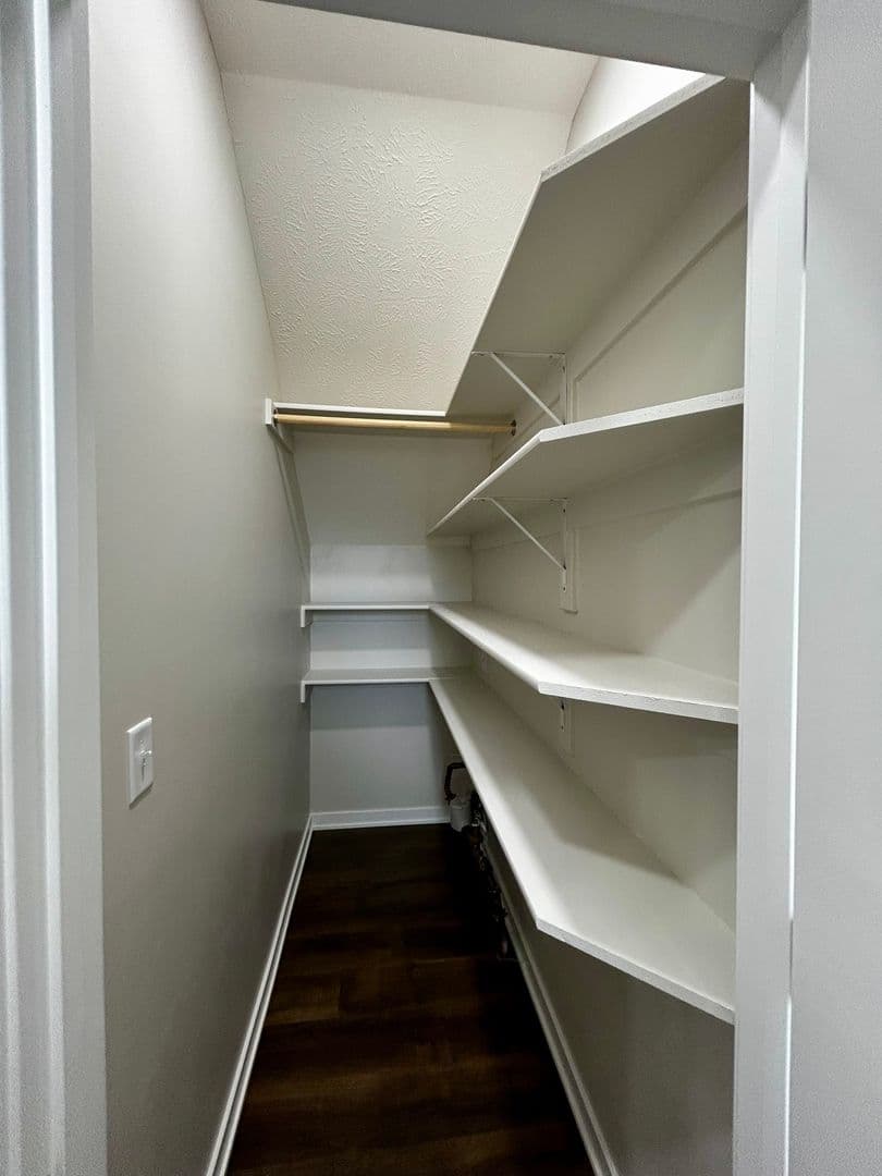 Omaha Apartment: 13041 Cornhusker Road