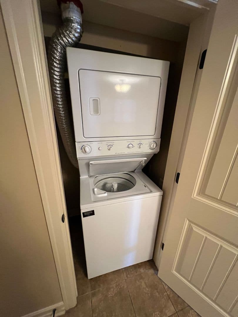 Omaha Apartment: 601-617 S. 31st Avenue