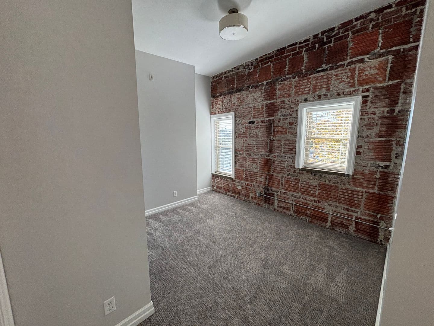 Omaha Apartment: 528 S. 29th Street