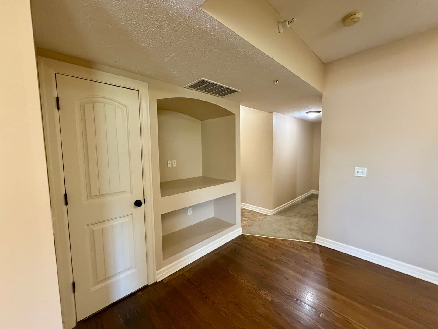 Omaha Apartment: 515 S. 31st Street