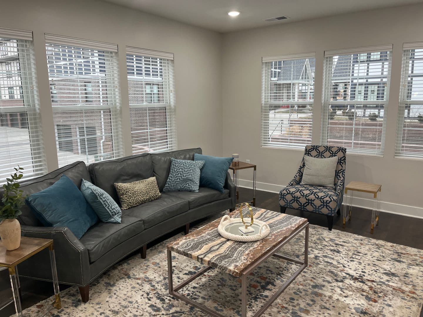 Omaha Apartment: 13108 Lincoln Road