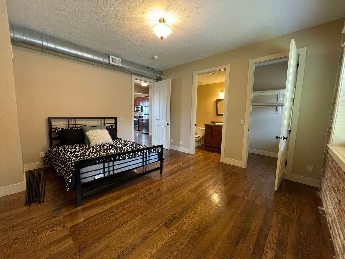 Omaha Apartment: 2934 Leavenworth