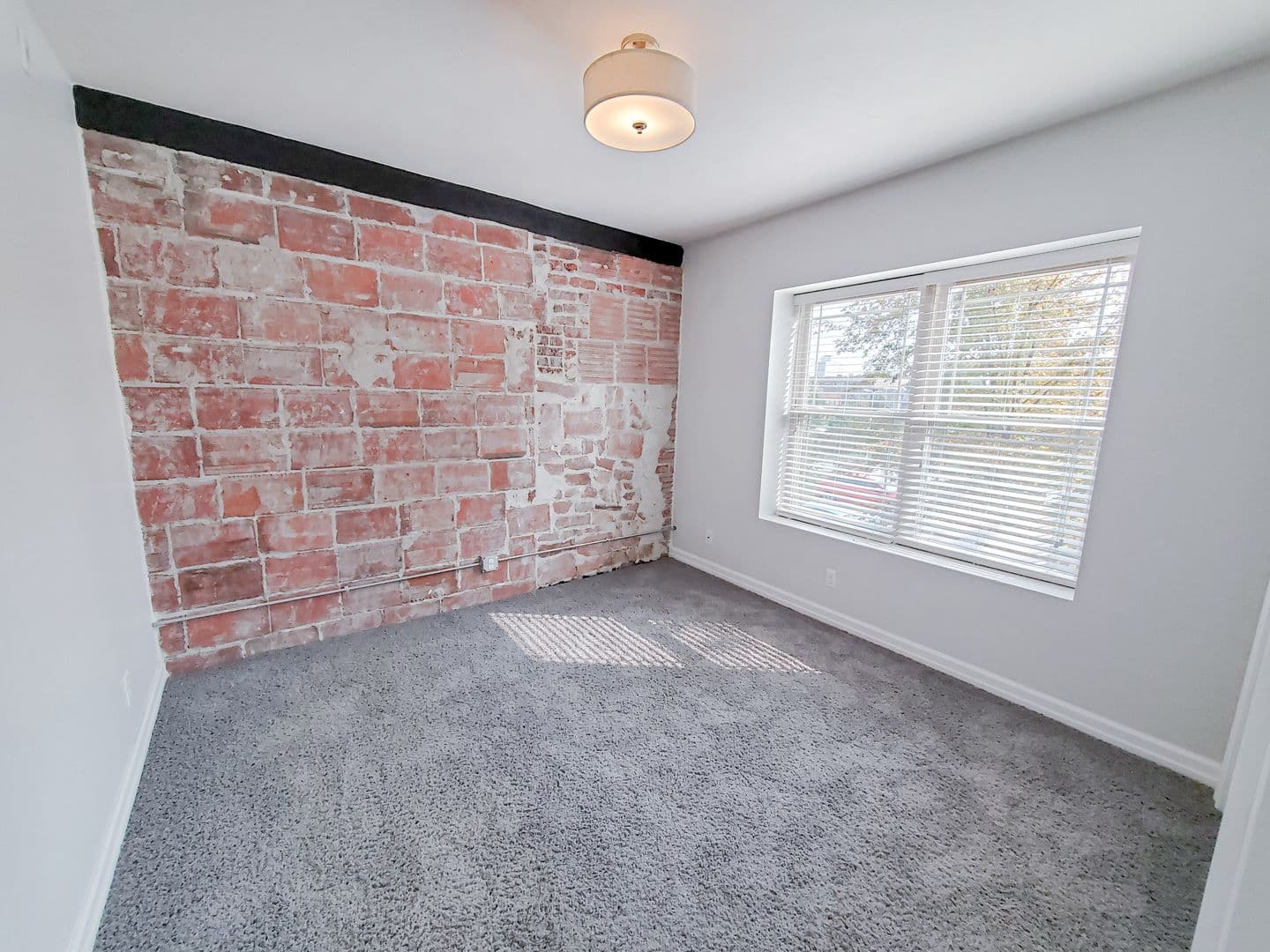 Omaha Apartment: 528 S. 29th Street