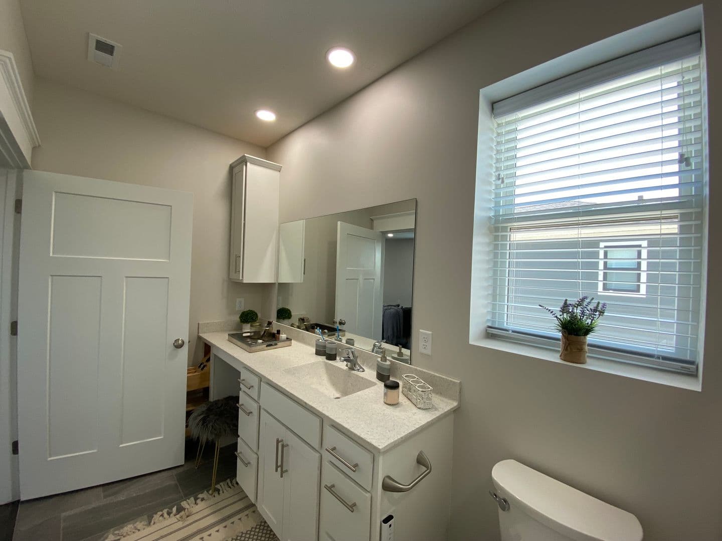 Omaha Apartment: 13041 Cornhusker Road